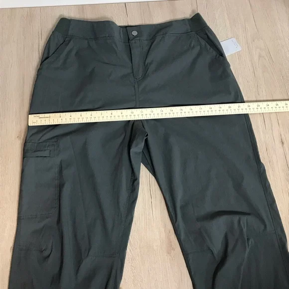 Te Verde Womens Green Stretch Cargo Pants Convertible Length Outdoorsy Sz XL NWT - Picture 13 of 16